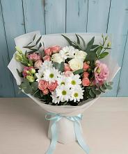 Букет цветов из:  Розы, Лизиантусы и Хризантемы в Тюбе