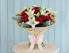 Букет цветов из:  Лилии и Розы в Тюбе