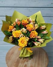 Букет цветов из:  Альстромерии и Розы в Тюбе