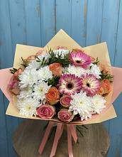Букет цветов из:  Розы, Герберы и Хризантемы в Тюбе
