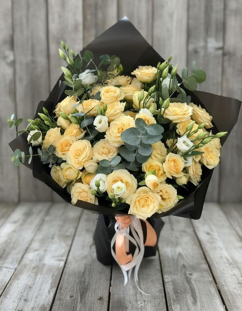 Букет цветов из: Розы и Лизиантусы в Тюбе