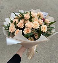Букет Кремовые розы Латте в Тюбе