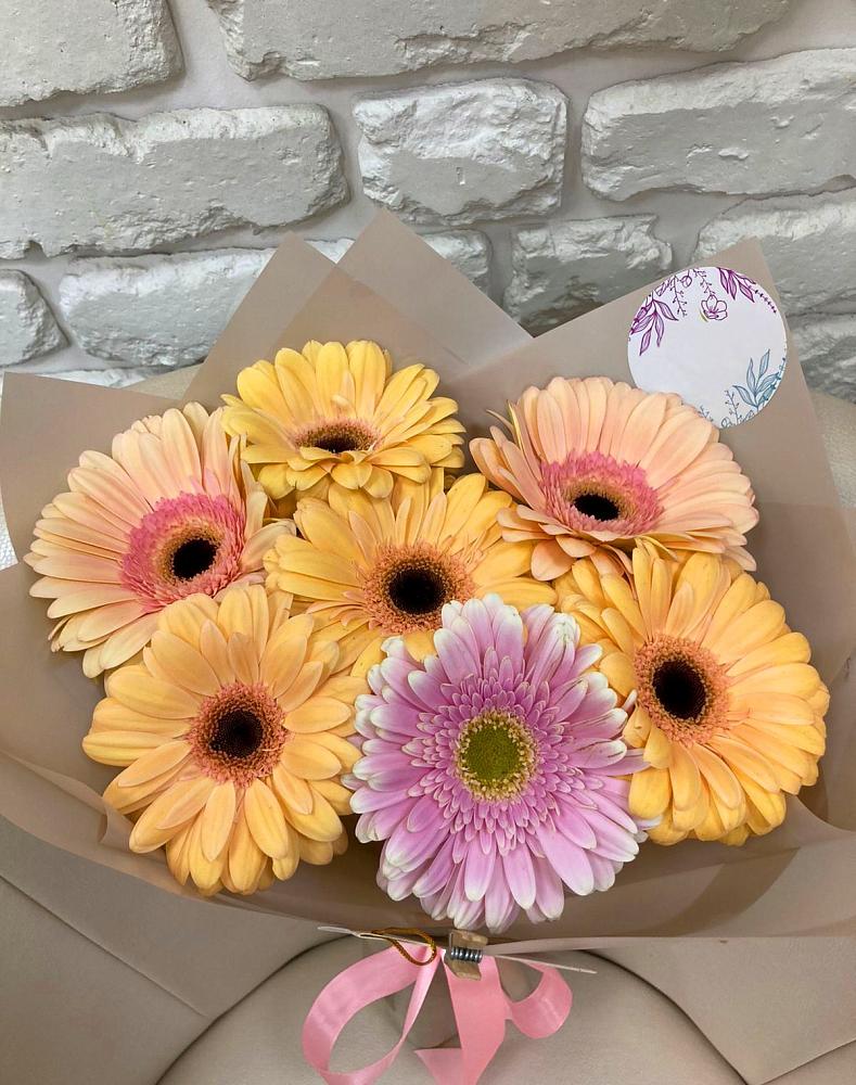 Букет цветов из: Герберы в Тюбе