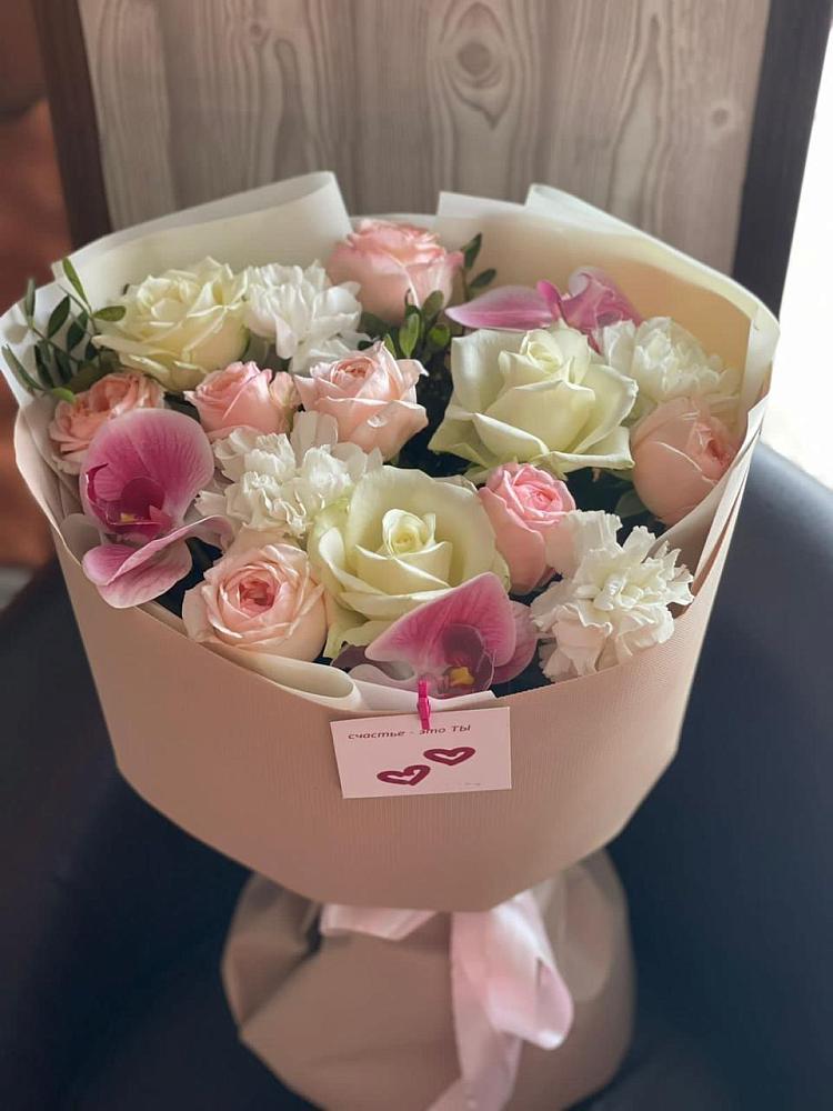 Букет цветов из: Орхидеи, Розы и Гвоздики в Тюбе