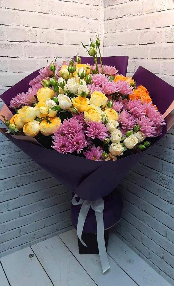 Букет цветов из: Хризантемы и Розы в Тюбе