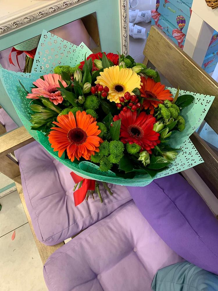 Букет цветов из: Герберы, Хризантемы и Альстромерии в Тюбе