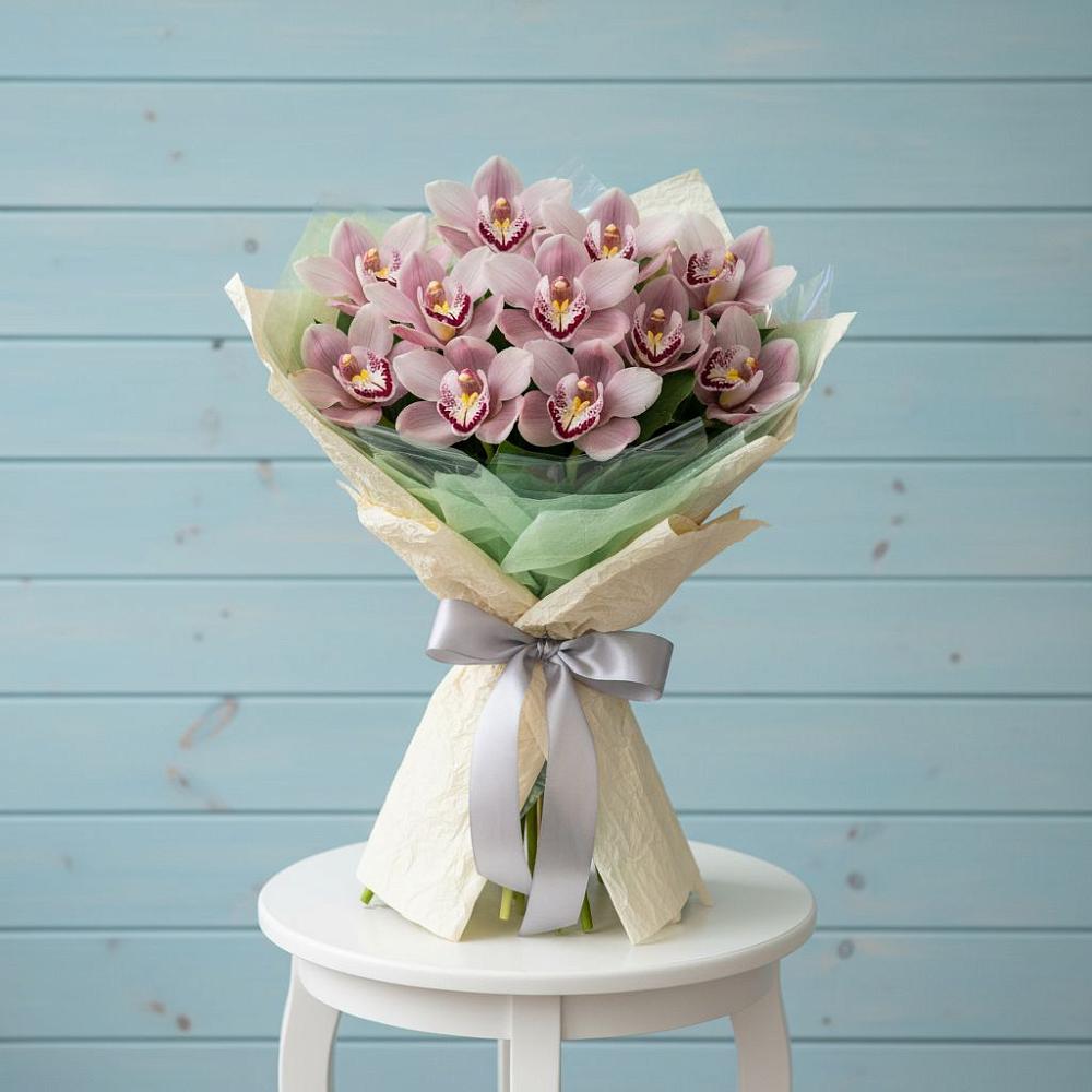 Букет цветов из: Орхидеи и Розы в Тюбе