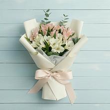 Букет цветов из:  Альстромерии в Тюбе