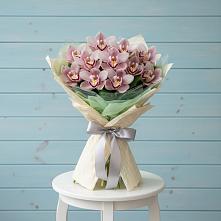 Букет цветов из:  Орхидеи и Розы в Тюбе