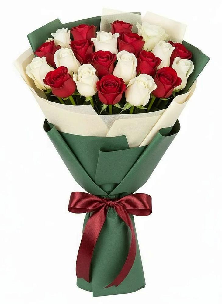 Букет Микс из красных и белых роз в Тюбе