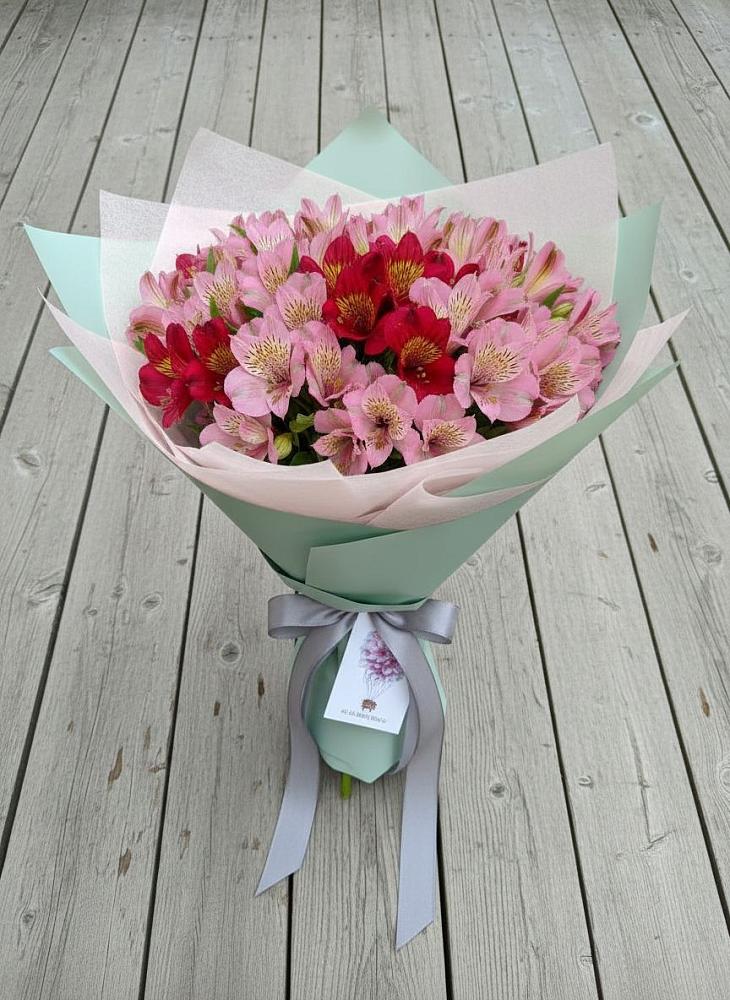 Букет цветов из: Альстромерии в Тюбе