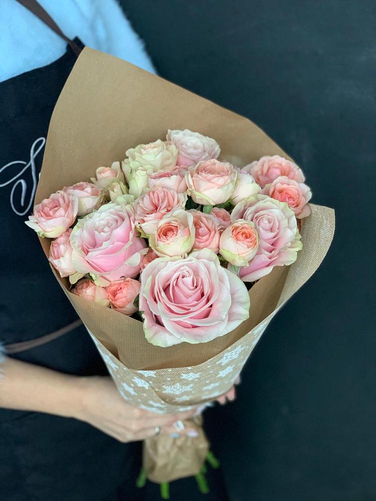 Букет цветов из: Хризантемы и Розы в Тюбе