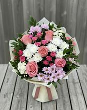 Букет цветов из:  Альстромерии, Гвоздики, Розы и Хризантемы в Тюбе