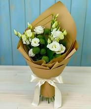 Букет цветов из:  Хризантемы и Лизиантусы в Тюбе