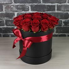 Цветочная композиция из Розы в шляпной коробке в Тюбе