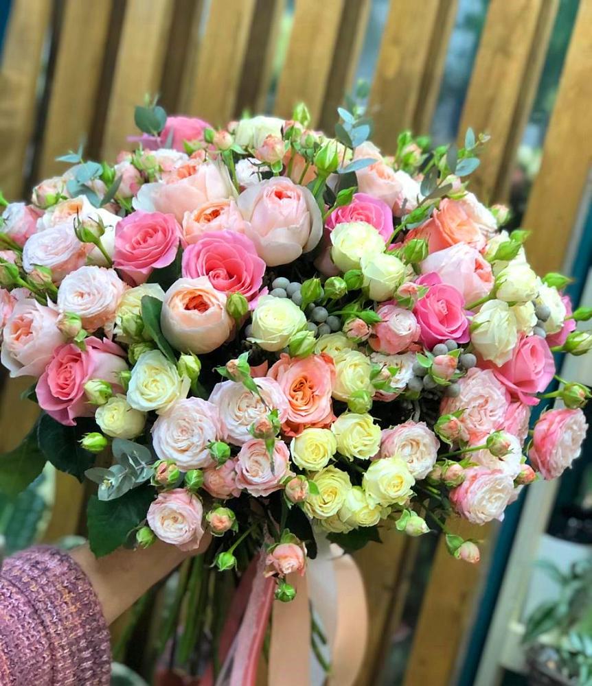 Букет цветов из: Розы в Тюбе