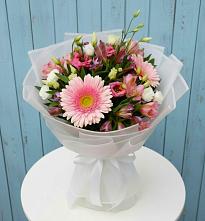 Букет цветов из:  Герберы, Альстромерии и Лизиантусы в Тюбе