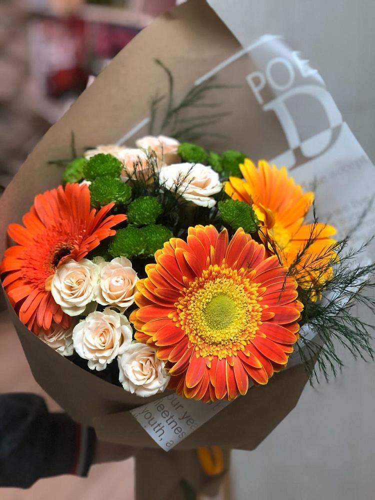 Букет цветов из: Герберы, Хризантемы и Розы в Тюбе