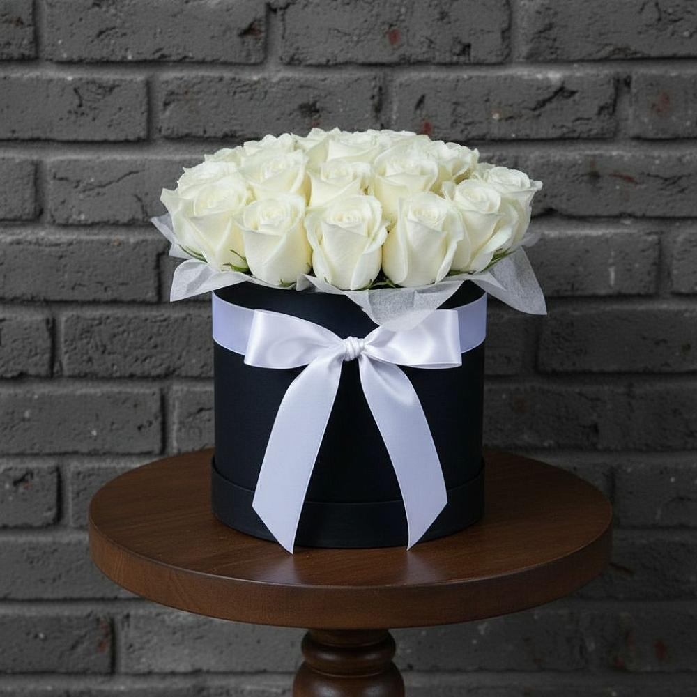 Цветочная композиция из Розы в шляпной коробке в Тюбе