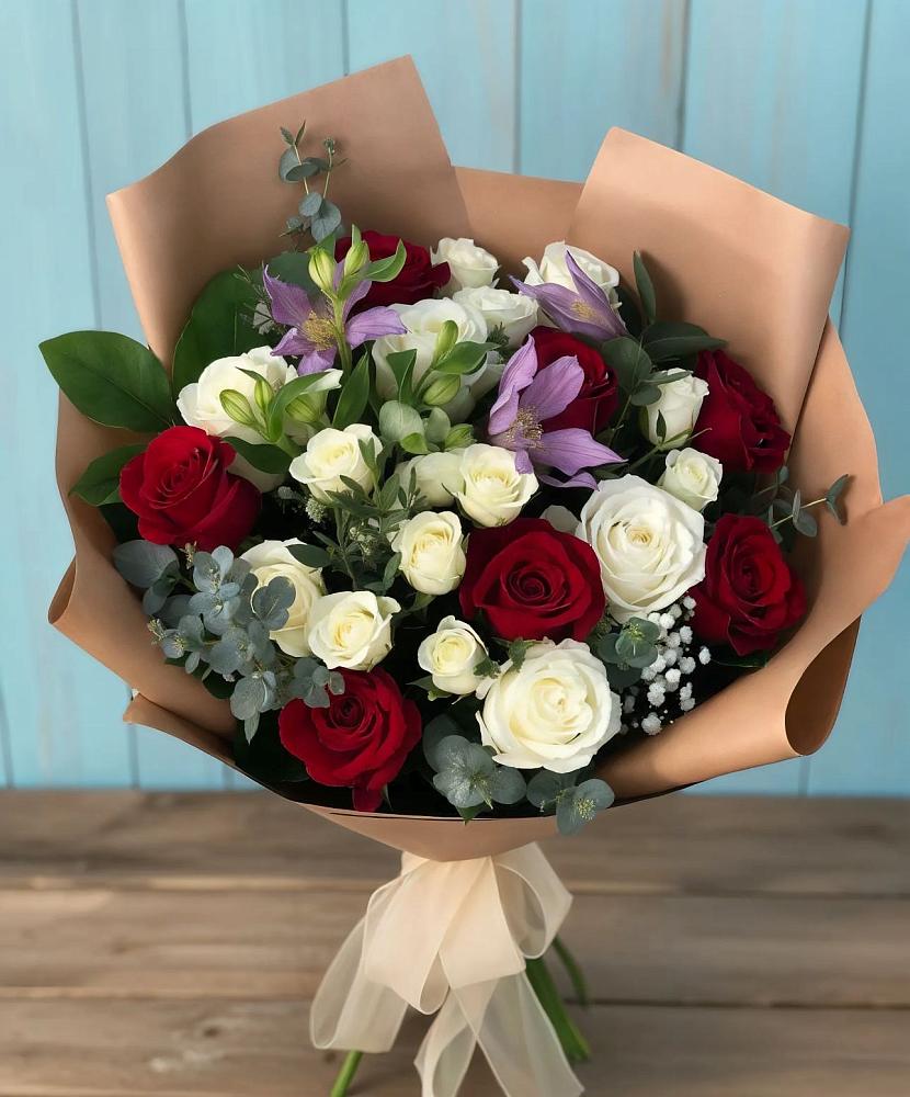 Букет цветов из: Розы и Альстромерии в Тюбе