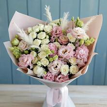 Букет цветов из:  Альстромерии и Розы в Тюбе