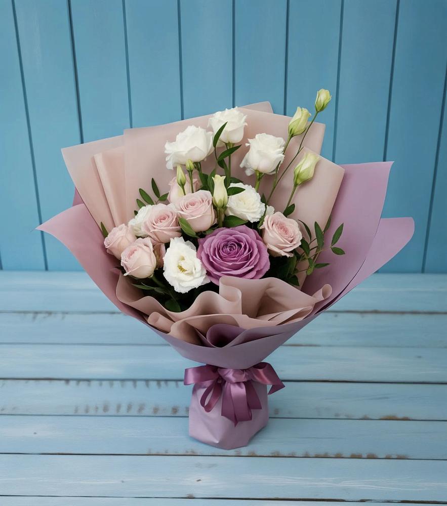 Букет цветов из: Розы и Лизиантусы в Тюбе